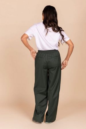  687 DARK GREEN